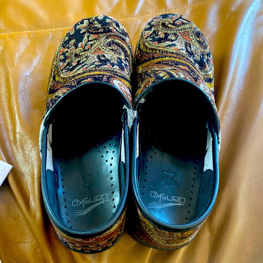 Beautiful Dansko clogs size 40
